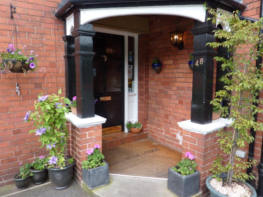 Lavender Lodge Chester Bagian luar foto